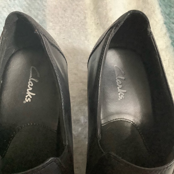 Clarks black shoes size 7W - Picture 8 of 8